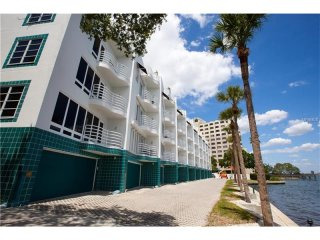 2 bedroom Property For Sale: 4950..