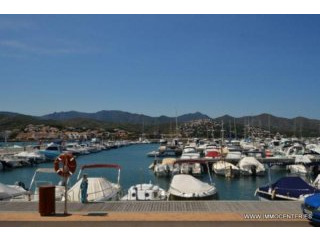 LLANcA: Nice new build apartment, close..