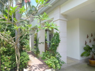 Modern 3 bedroom pool home in secure..