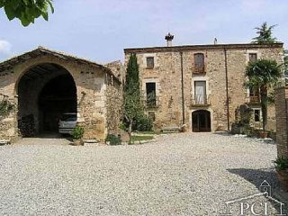 Restored Masia with 5000 m2 of land in..