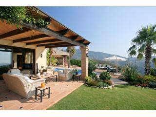 VILLA FOR SALE IN BENAHAVIS