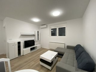 Lekino Brdo ul.Tikveska 42m2 namesten,uknjizen