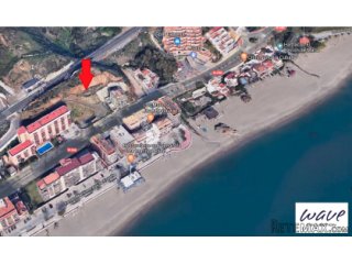 Bara 100 meter från Carvajals vackra sandstrand finner vi..