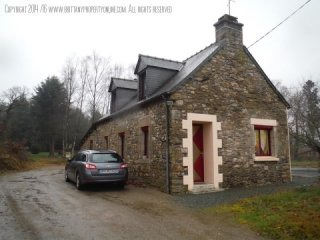 Recently renovated longere, 2 beds..