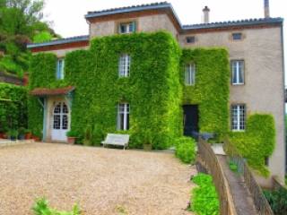 Beautifully Restored Town House With..