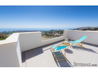Horizonte ligger högt beläget i Benalmadena. Härifrån har ma..