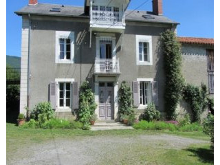 Foothills of the Pyrenees, maison de..