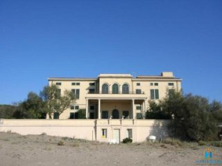 Apartment in splendid villa on sea front