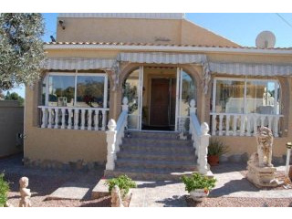 2 Bedrooms - Villa - Alicante - For Sale