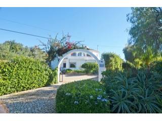 Charming 3 Bedroom Property with..