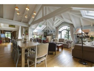 Penthouse In A Period Villa On The Hill..