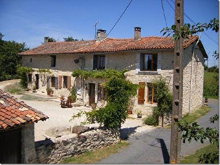 4 Bed Farmhouse With Cottage..