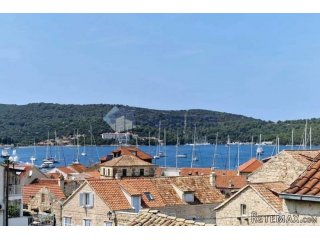 Vis - Kut, kuća 158 m2 s 139 m2 vrta SNIŽENO