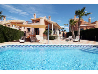 3 Bedrooms - Villa - Alicante - For Sale