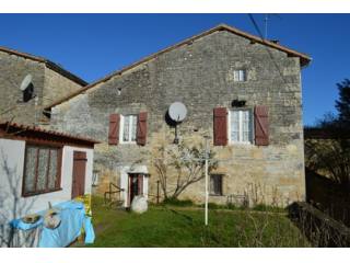 Pretty, peaceful setting in Verteuil