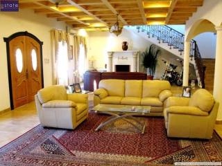 5 Bedrooms - Apartment - For Sale