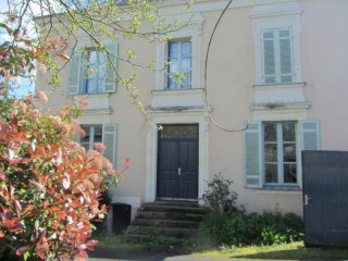 6 Bedroom House For Sale