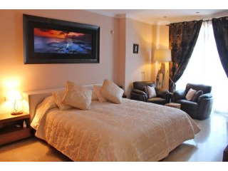 Private Family Villa in Secure..