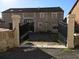 State-Of-The-Art Barn Conversion, Ideal..