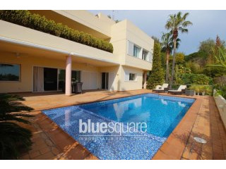 Stunning modern villa with exceptional..