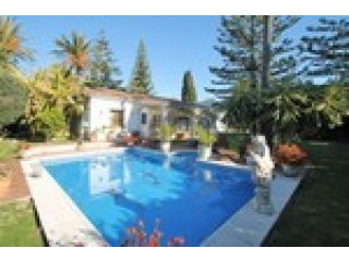 4 Bedrooms - Villa - Malaga - For Sale