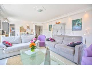 Modern 3 bedroom Penthouse, large..