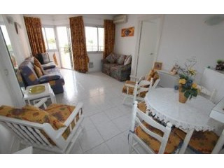 Apartment in first line with sea views..