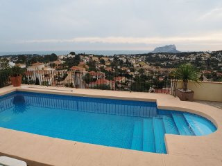 8 Bedrooms - Villa - Alicante - For Sale