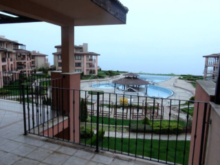 Large 2-bedroom apartment with SEA and..