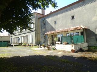 Large Detached Property, 2 Apartments..