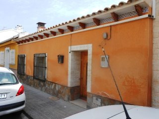 RS143, Classic Spanish townhouse