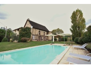 Sympathetically renovated 16th Century..