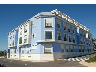 * Large 3 Bedroom Apartment with..