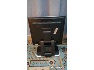 Ecran HP 1750
