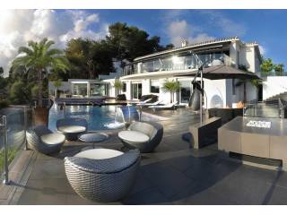 Villa - This beautifully designed villa..