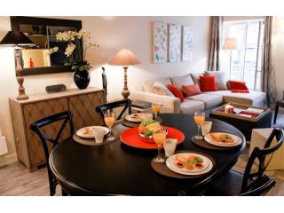 2 bedroom Property For Sale: Paris 7th..