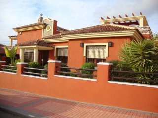 3 Bedrooms - Villa - Alicante - For Sale