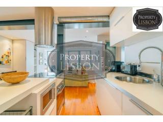209 m2 Two T1 Apartment in Lapa