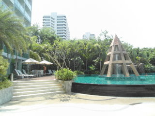 Wong Amat beach, Club Royal, modern..