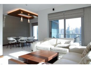 Fully Upgraded high floor 2 Bed with..