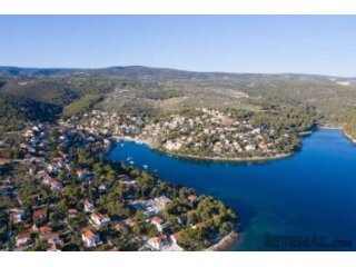 PRILIKA: Mirno građevinsko zemljište (P-3) na otoku Braču