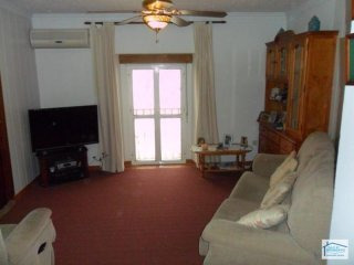 Flat for sale in El Burgo, 30.000..