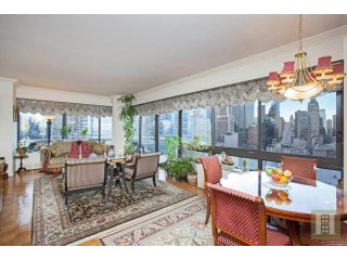3 bedroom Apartment For Sale: 167 EAST..