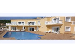 4 Bedrooms - Villa - Alicante - For Sale