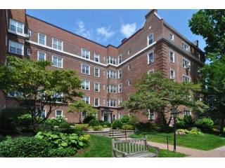 2 bedroom Co-op For Sale: Bronxville..
