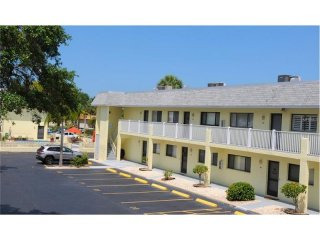 2 bedroom Town House For Sale: 6703..