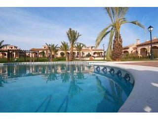 * 2 BED LINKED VILLA WITH LARGE PRIVATE..