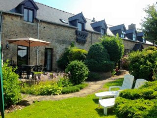 House with Two Gites and Two Pools