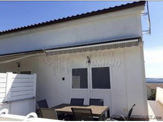 Lijepi apartman sa pogledom na more i bazenom!