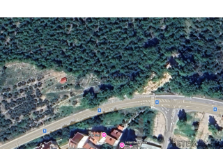 Zemljište uz magistralu s pogledom na more